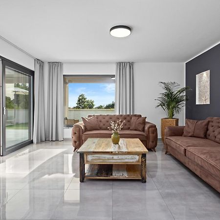 בוג'ה Special Offer! New Luxury Apartment With Pool, Fitness, Outdoor Bar&Grill מראה חיצוני תמונה
