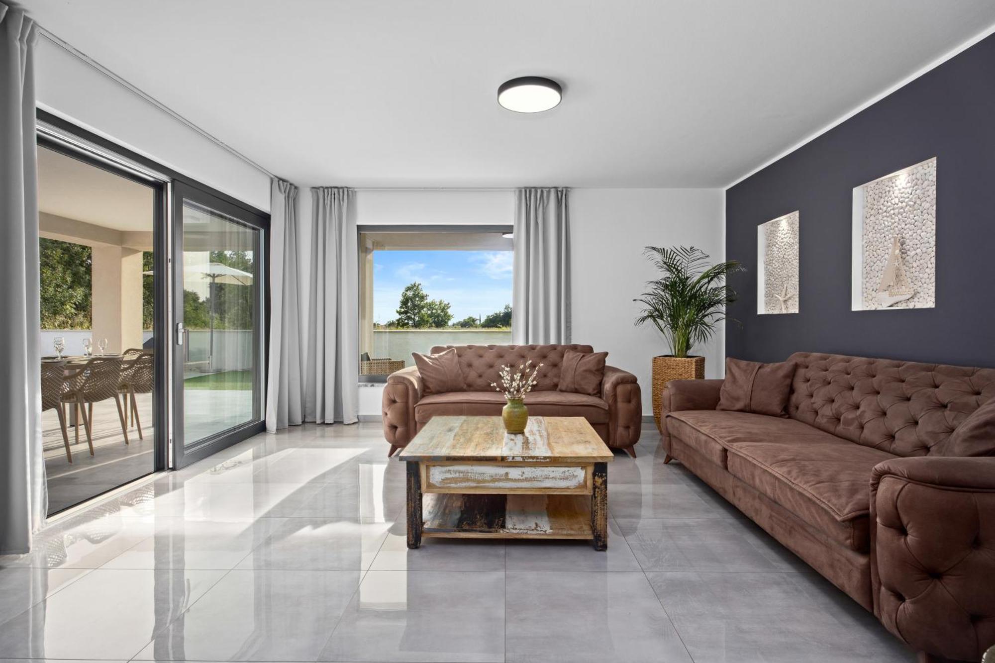בוג'ה Special Offer! New Luxury Apartment With Pool, Fitness, Outdoor Bar&Grill מראה חיצוני תמונה