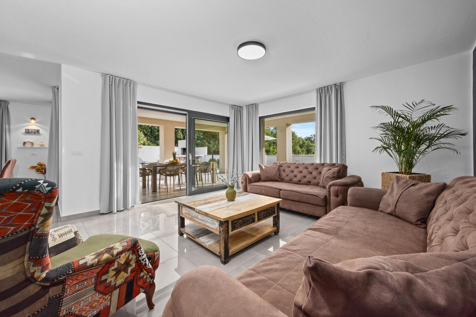 בוג'ה Special Offer! New Luxury Apartment With Pool, Fitness, Outdoor Bar&Grill מראה חיצוני תמונה