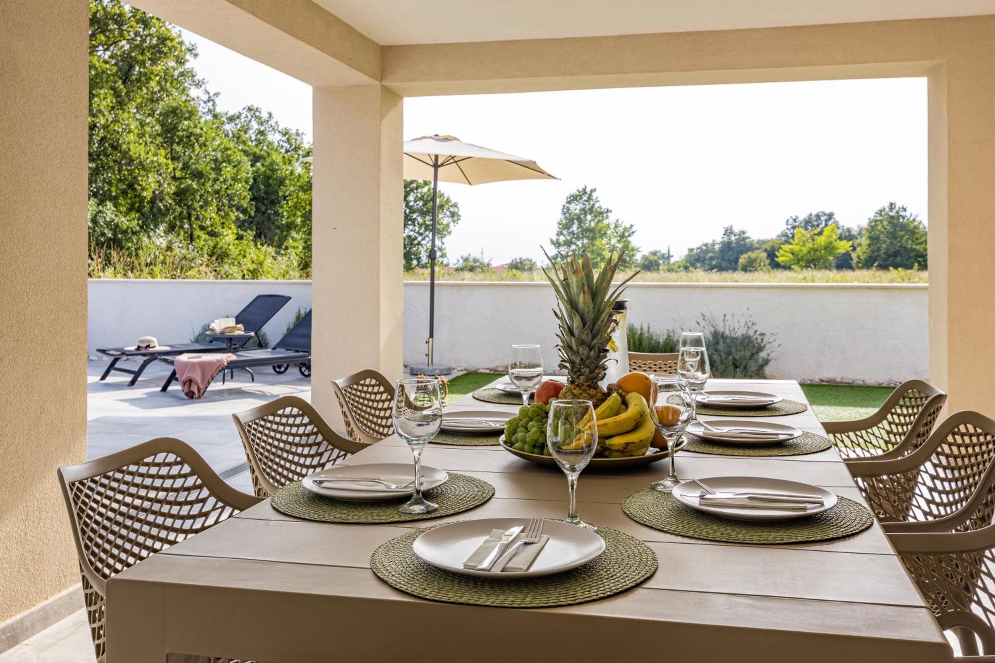בוג'ה Special Offer! New Luxury Apartment With Pool, Fitness, Outdoor Bar&Grill מראה חיצוני תמונה