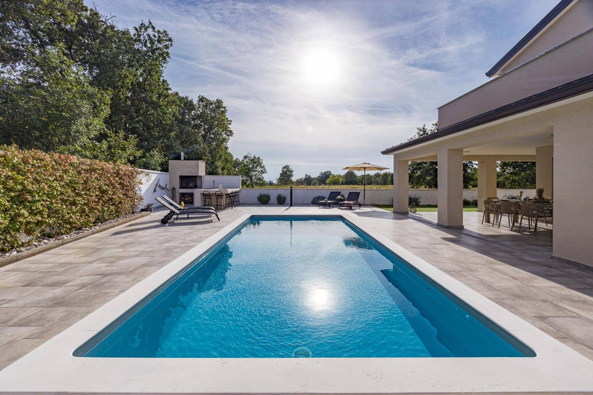 בוג'ה Special Offer! New Luxury Apartment With Pool, Fitness, Outdoor Bar&Grill מראה חיצוני תמונה